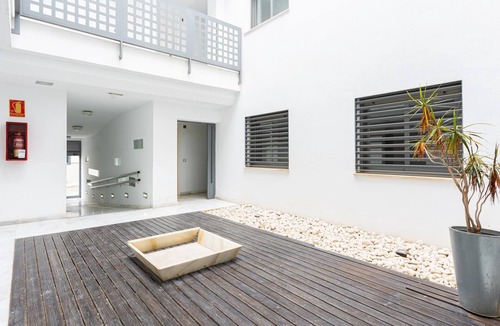 La Merced Apartment | Dos Aceras Ground floor Aircon High speed WiFi