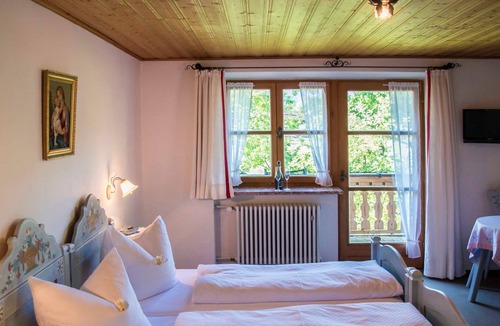 Kreuth Apartment | Double Room 1 + 3 - Gästehaus Becher, Kreuth-Point