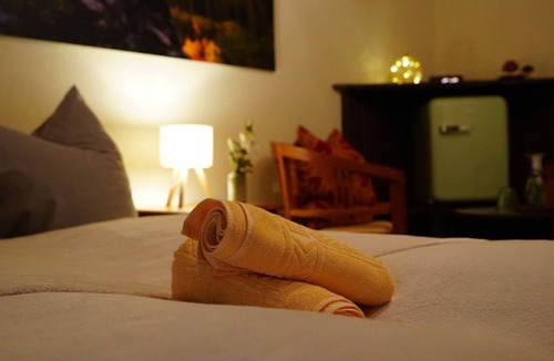 Gersdorf Bed & Breakfast | Double room HERKULESSÄULEN - WITH breakfast - - Pension Zum historischen