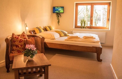 Gersdorf Bed & Breakfast | Double room HERKULESSÄULEN - WITH breakfast - - Pension Zum historischen