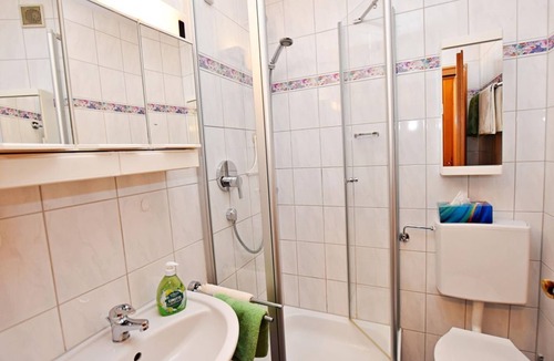 Bad Bayersoien Bed & Breakfast | Double room No. 2 - Gästehaus Bergfrieden