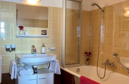 Mosern Cottage | Double room No. 6 - Haus Lukas