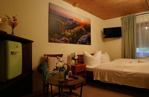 Gersdorf Bed & Breakfast | Double room SCHRAMMSTEINE - WITHOUT breakfast - - Pension Zum historischen