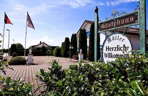Kippenheim Bed & Breakfast | Double room with shower and toilet - Bed & Breakfast in Kippenheim R. Müller