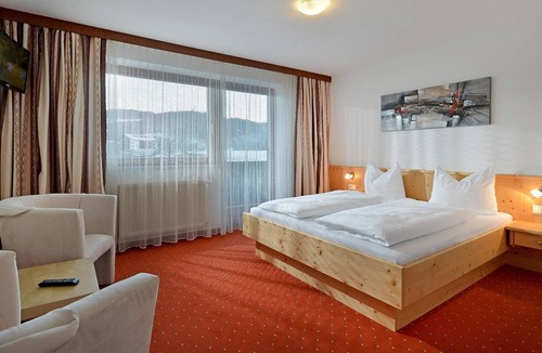Itter Apartment | Double room with shower, toilet - Hotel Edelweiss