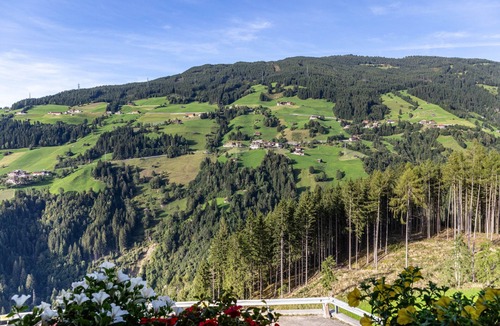 Hainzenberg Apartment | Double Room Zillertal View with En-Suite Bathroom