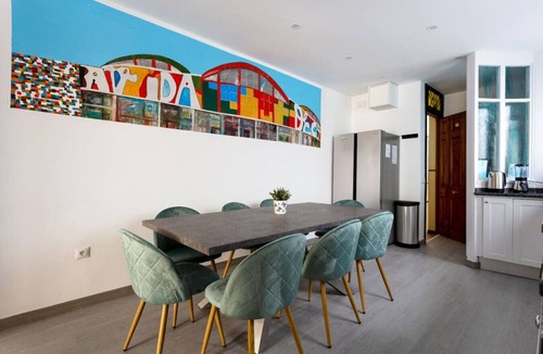 Palacio Apartment | DownTown La Latina Grupos, by MoNARO