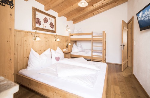 Hart im Zillertal House | Dreamlike double chalet for up to 20 people in a quiet central location!