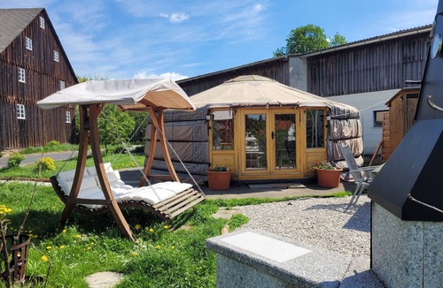 Hohenberg a.d.Eger House | Dreamlike yurt in the wild and romantic valley with hot pot (extra charge)