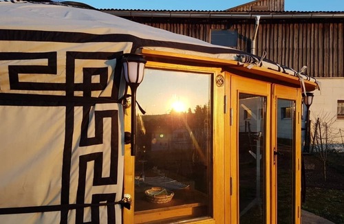 Hohenberg a.d.Eger House | Dreamlike yurt in the wild and romantic valley with hot pot (extra charge)