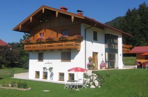 Blindau Apartment | Drei-raum-ferienwohnung 65qm, Dusche/wc, 2 Extra-schlafzimmer, Küche, Balkon