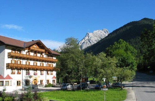 Hinterriss Hotel | Dreibettzimmer Fichtencharme - Natur.erlebnis.hotel Post Hinterriß