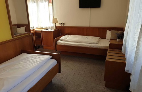 Erlangen Bed & Breakfast | Dreibettzimmer - Hotel & Gasthof Ritter St. Georg