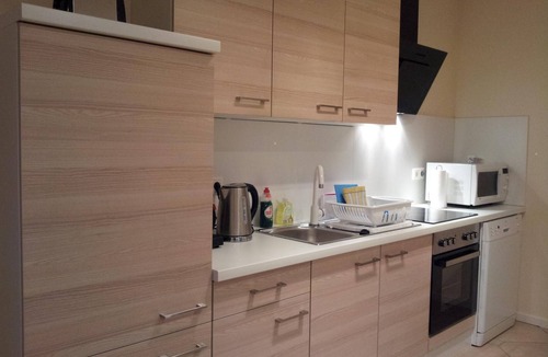 Nuedlingen Apartment | Dreibettzimmer mit Lounge-Terrasse und Garten by Interhome