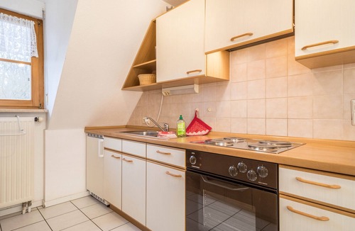 Deggenhausertal Apartment | Duplex Apartment “4-Star Holiday Apartment No. 2” with Wi-Fi, Garden & Terrace