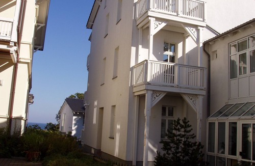 Gohren Apartment | Duplex apartment with swimming pool and sauna 200 m to the beach