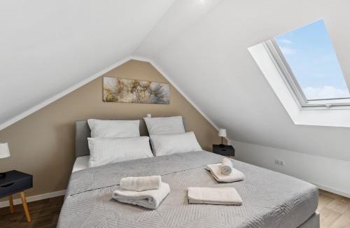 Hof Apartment | EasyApartments stilvoll zentral Balkon Hauptbahnhof NETFLIX 130m2