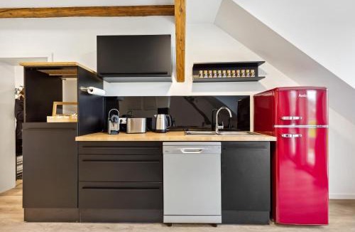 Hof Apartment | EasyApartments stilvoll zentral Balkon Hauptbahnhof NETFLIX 130m2