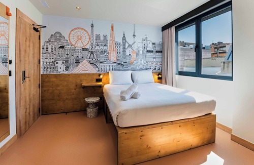 Simancas Hotel | easyHotel Madrid Alcala