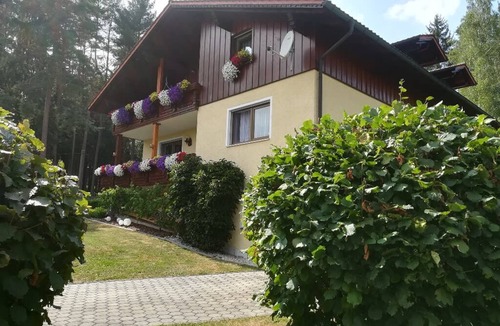 Bad Koetzting Apartment | Ebenerdige, 75qm-große Ferienwohnung in ruhiger Lage