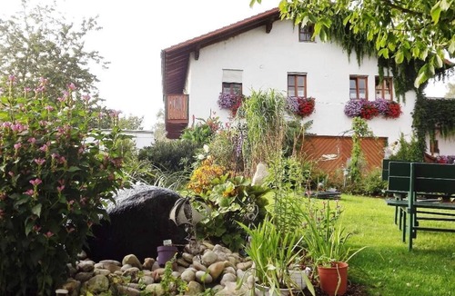Hutthurm Apartment | Ebenerdige Wohnung mit Wintergarten für 3 Personen