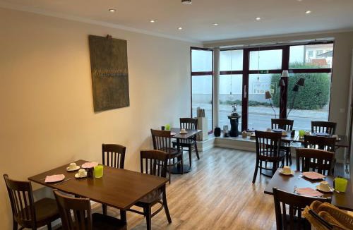 Feldmoching - Hasenbergl House | Eberl Hotel Pension München Feldmoching