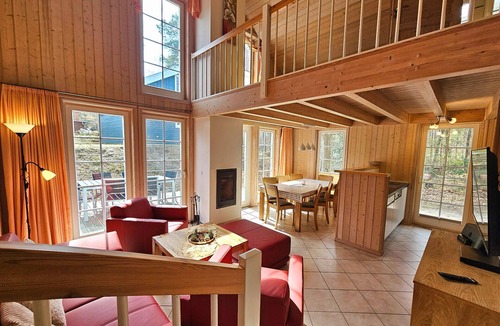 Ostseebad Baabe House | ECARF-certified Seebrise vacation home in Baabe. Cozy moments by the fireplace. A relaxing break with a sauna and hot tub. Coffee maker and a convenient washer-dryer. Sunny terrace for relaxing