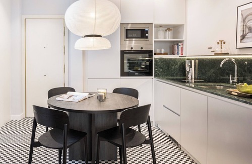 Palacio Apartment | Edmond Vibes Plaza de España Suites