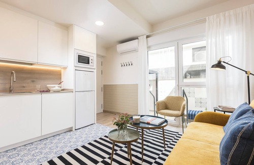 Ciudad Lineal Hotel | Edmond Vibes Ventas