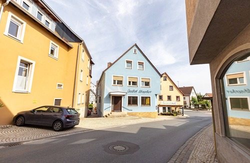 Hollfeld House | Einzelzimmer mit Großem Bett - Zi. 3 - Gasthof Schrenker