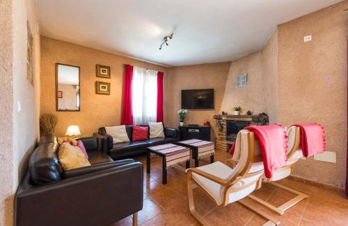 Tabladillo House | El Descanso de los Lares Casa con piscina climatizada