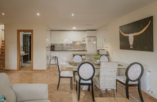 Villanueva de Avila House | El Encanto del Alberche 'Casa 3' with Mountain View, Shared Pool and Wi-Fi
