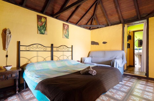 Icod de los Vinos Villa | 'El Jardín De Las Hespérides' with Sea View, Shared Terrace and Wi-Fi