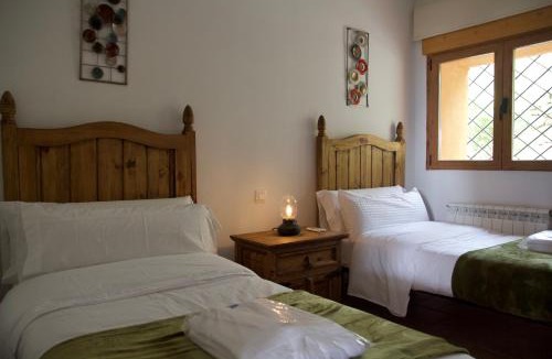 Sotillo de la Adrada Apartment | 'El Mirador de Sotillo', un Oasis de Confort con Piscina y Jacuzzis