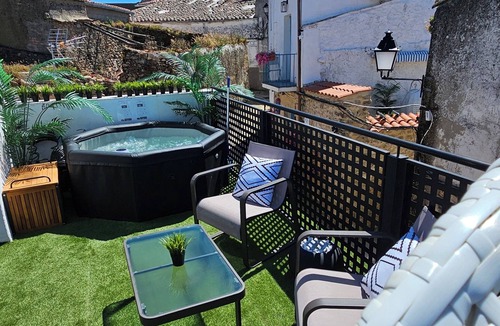 Montanchez Cottage | El Mirador de Montánchez Country House with Jacuzzi and Pool *