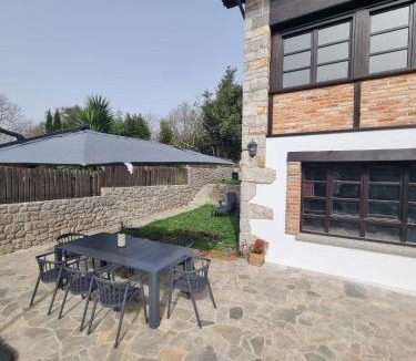 La Pereda House | El Nido de la Ardilla, Casa rural con jardín en Llanes reformada en 2026