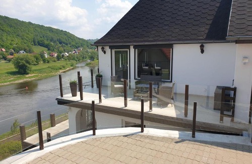 Konigstein an der Elbe Apartment | Elbblick-grosse-Loftwohnung-mit-Terasse-Sauna-und-Kamin