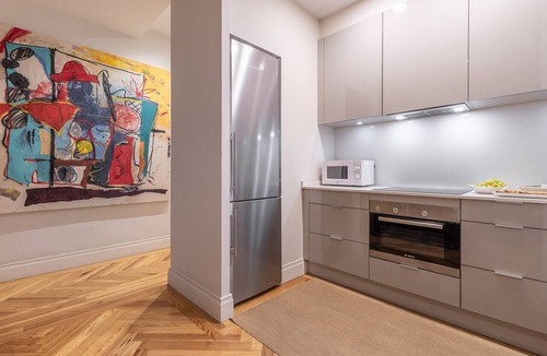Milla de Oro Apartment | Elegant 2-Bed Apartment in Salamanca, Madrid