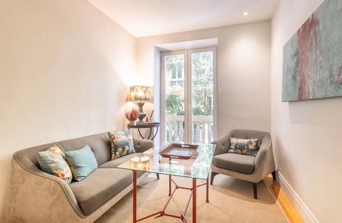 Milla de Oro Apartment | Elegant 2-Bed Apartment in Salamanca, Madrid