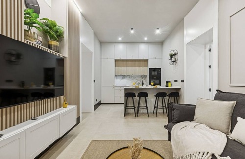Malasana Apartment | Elegant 2BR Apartment in Conde Duque