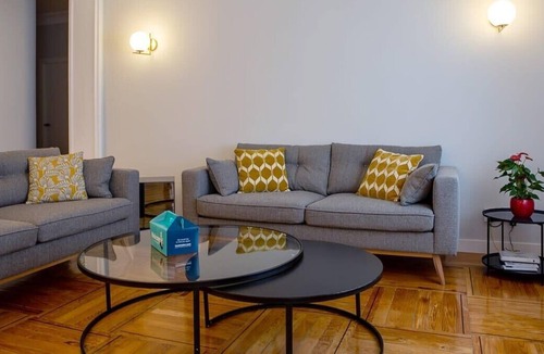 Jeronimos Apartment | Elegant 3 Bedroom in El Retiro