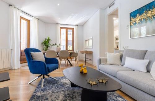 Goya Apartment | Elegant 3BR Apartment in Central Alcalá