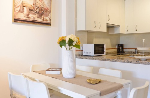 El Morche Apartment | Elegant Apartment on the Beach with Terrace, Sea View