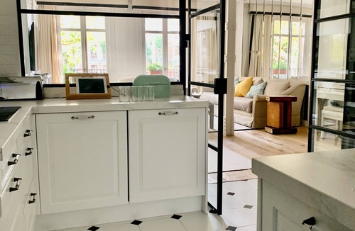Jeronimos Apartment | Elegant Family Retreat Steps from Retiro park and Atocha.