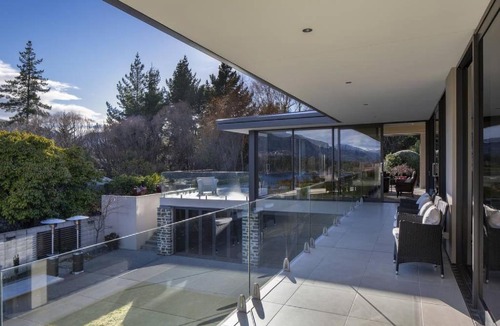 Kelvin Heights House | Elegant House - Kelvin Heights