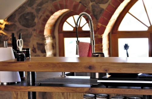 Buhlau Apartment | Elegant retreat: sauna, whirlpool bath and fireplace - last minute