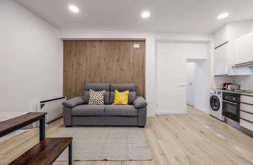 San Diego Apartment | Elegant Space for Your Madrid Stay