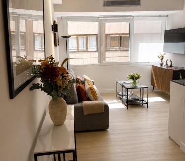 Recoletos Apartment | Elegante Apartamento Puerta de Alcalá - Recoletos