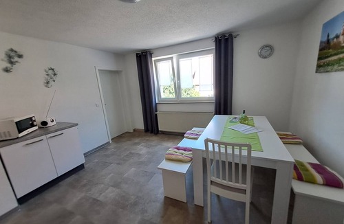 Botzenweiler Apartment | Elke Metzger's Vacation Rental, 2 km from Dinkelsbühl; dogs welcome upon request