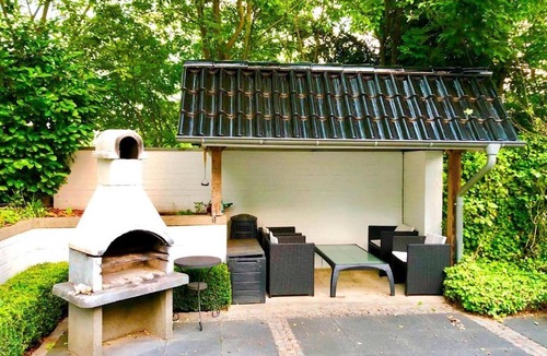 Emsdetten Apartment | Emsdetten - Apartament for 8P with Pool & Jacuzzi and Garden